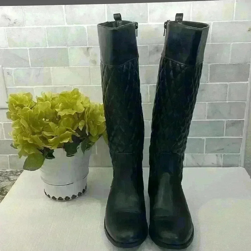 Bass Quincy Size 7.5” Women’s Black Quilted16”tall, Excellent Condition - Picture 2 of 11